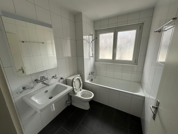 🏡 Renovierte 2½-Zimmerwohnung mit Parkplatz – sofort bezugsbereit 5