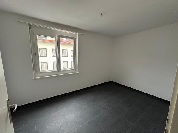 🏡 Renovierte 2½-Zimmerwohnung mit Parkplatz – sofort bezugsbereit 3