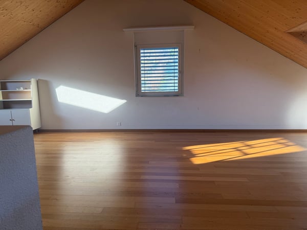 Familienfreundliches 8.5-Zimmer-Reihenhaus inkl. 2 PP 4