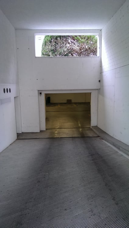 Parkplatz in Tiefgarage 3