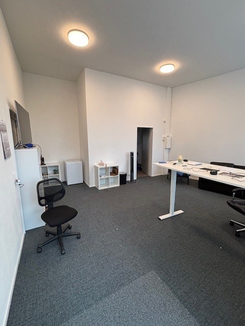 Möbiliertes Büro, Atelier, Showroom … mit separater Dusche und WC: 4