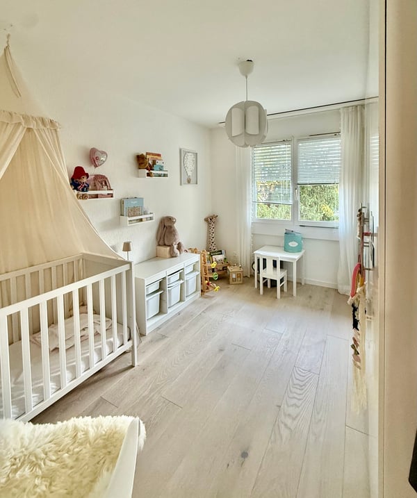 Attraktive 5.5-Zimmer-Wohnung mit traumhafter Seesicht steuergünstig gelegen 5