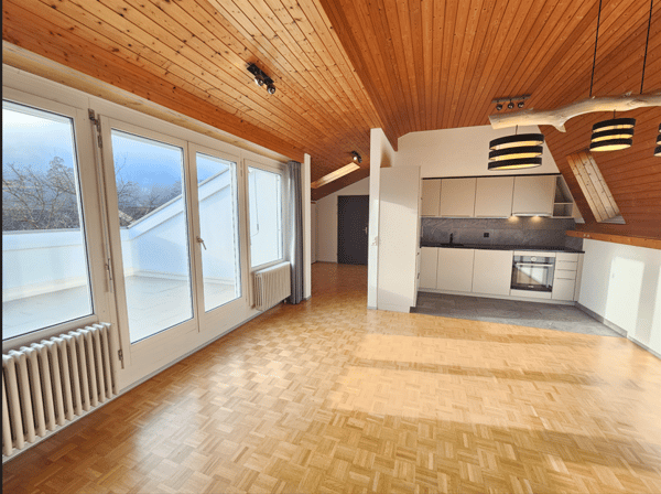 Charmante neu renovierte 4.5-Zimmer-Dachwohnung in ruhiger Lage von Winterthur mit extra Zimmer 1