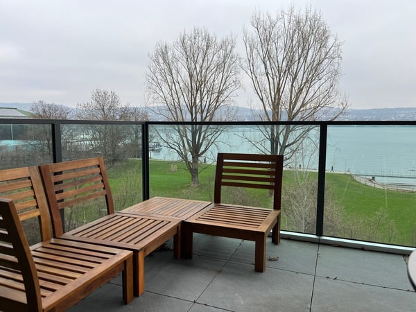 Moderne 4.5-Zimmer-Wohnung mit Seeblick am Mythenquai 1