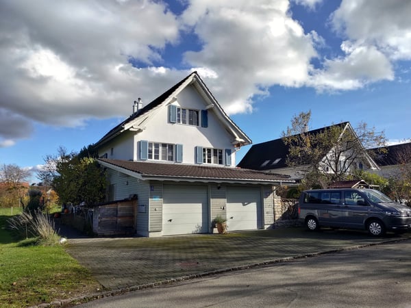 Grosszügiges 9.5 Zimmer Doppeleinfamilienhaus in Maschwanden 7