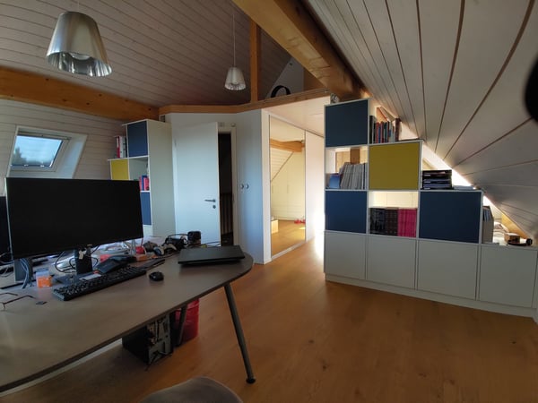 Grosszügiges 9.5 Zimmer Doppeleinfamilienhaus in Maschwanden 4