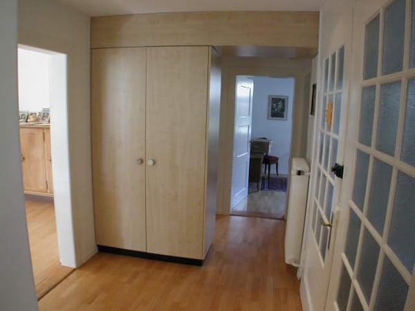 Charmante 6.5-Zimmer-Erdgeschosswohnung mit Schwedenofen und Garten am Fusse des Heitern 9