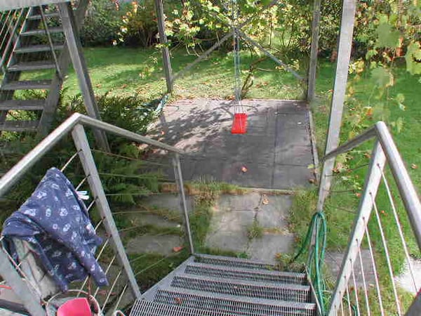 Charmante 6.5-Zimmer-Erdgeschosswohnung mit Schwedenofen und Garten am Fusse des Heitern 10