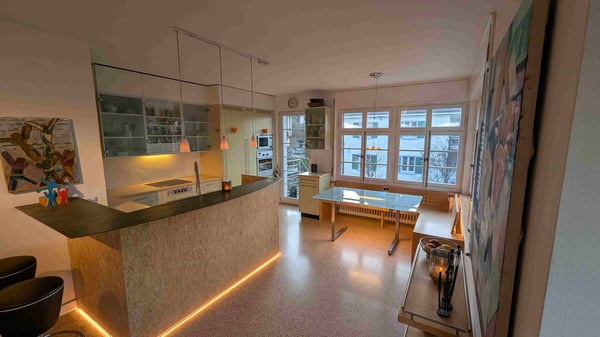 Charmante 6.5-Zimmer-Erdgeschosswohnung mit Schwedenofen und Garten am Fusse des Heitern 3