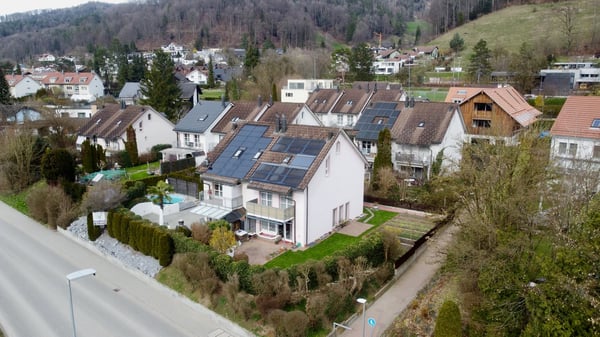 Geräumiges Familienhaus mit Garten in Stallikon 11