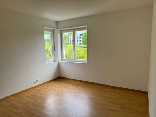 Charmante 5.5-Zimmer-Wohnung mit Balkon und schöner Aussicht 7