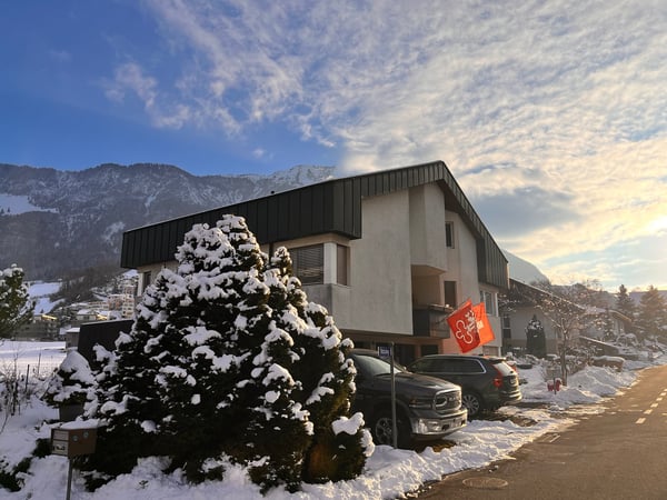 Grosszügiges Einfamilienhaus mit Garten &  Doppelgarage in ruhiger Lage in Stans zu vermieten 3
