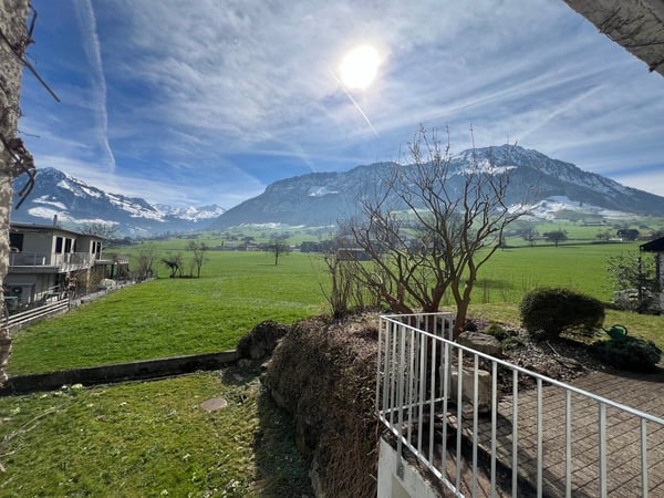 Grosszügiges Einfamilienhaus mit Garten &  Doppelgarage in ruhiger Lage in Stans zu vermieten 30