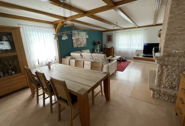 Charmantes 8.5-Zimmer-Einfamilienhaus mit Pool in Müllheim 3