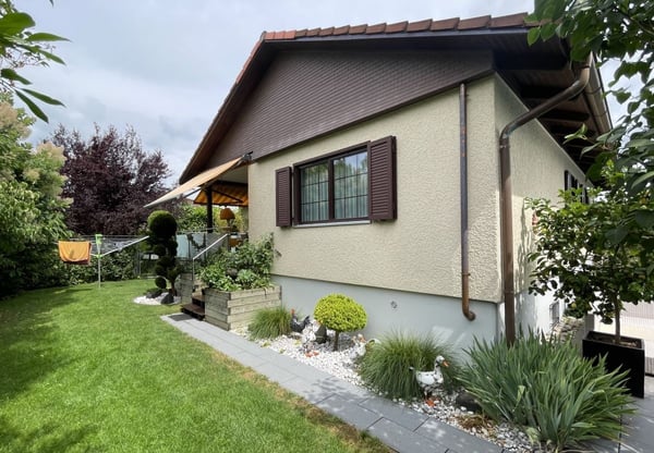 Charmantes 8.5-Zimmer-Einfamilienhaus mit Pool in Müllheim 5