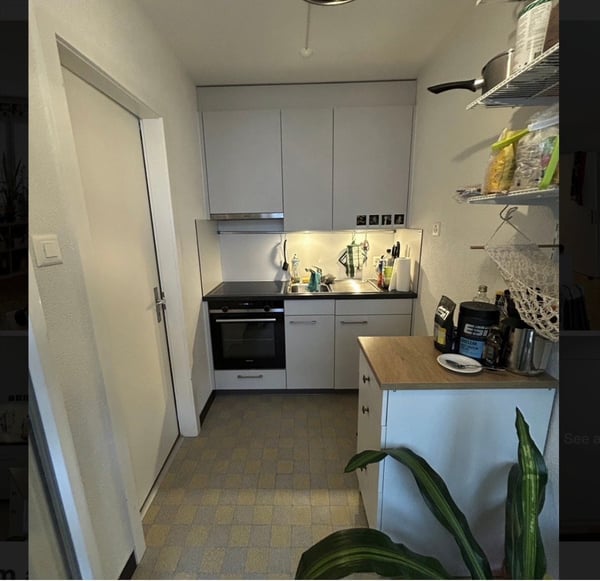 Cozy 2-Room Apartment with Balcony in Basel 2