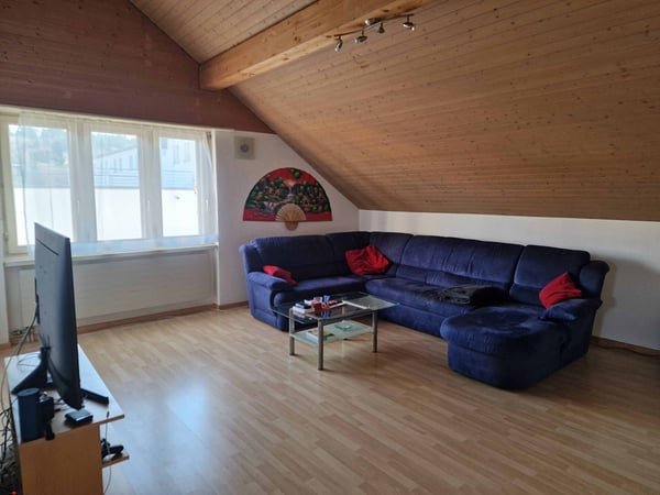 5.5-Zimmer-Dachwohnung inklusiv Tiefgaragenplatz in Daettwil AG 1