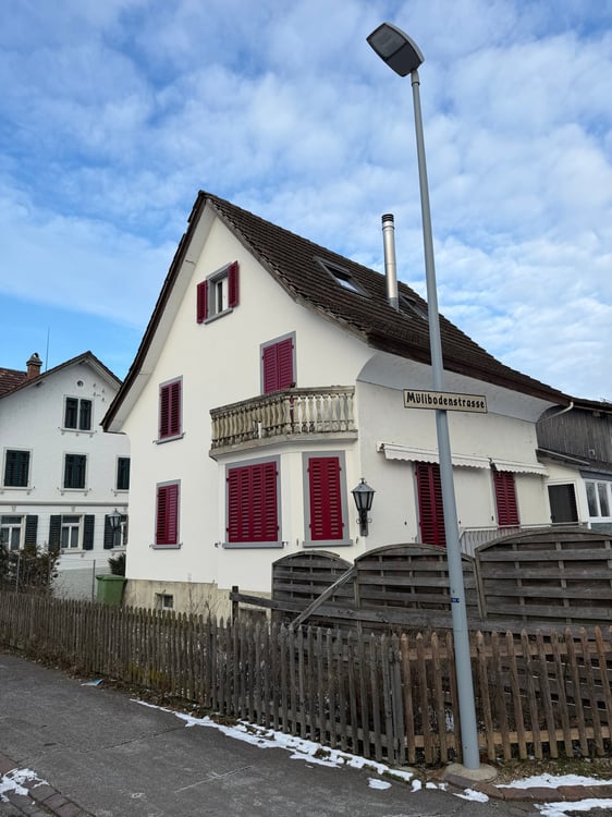 Charmantes 8.5-Zimmer-Einfamilienhaus mit Kamin und Wintergarten in Niederglatt ZH 3