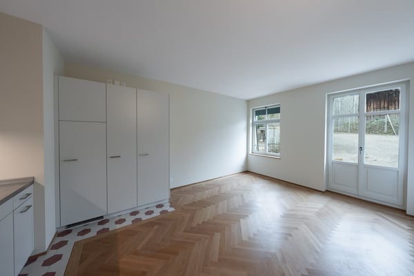 Charmante 2 Zimmerwohnung mit Altbaucharme an einmaliger Lage 3