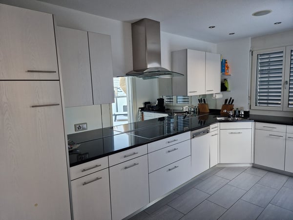 Luxuriöse 7.5-Zimmer Dach-Maisonette Wohnung zu vermieten 2