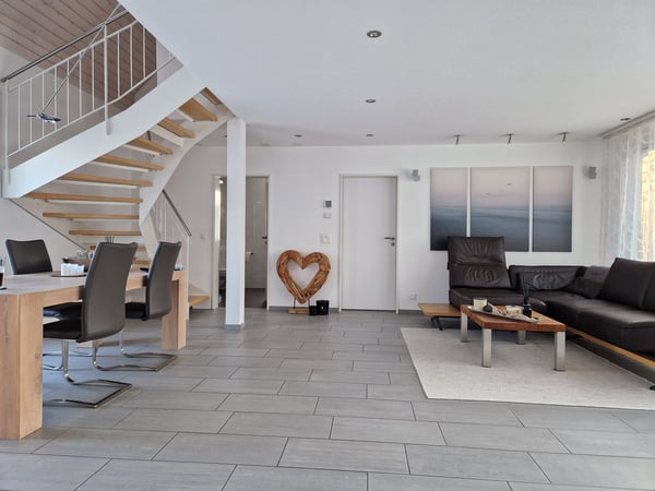 Luxuriöse 7.5-Zimmer Dach-Maisonette Wohnung zu vermieten 1