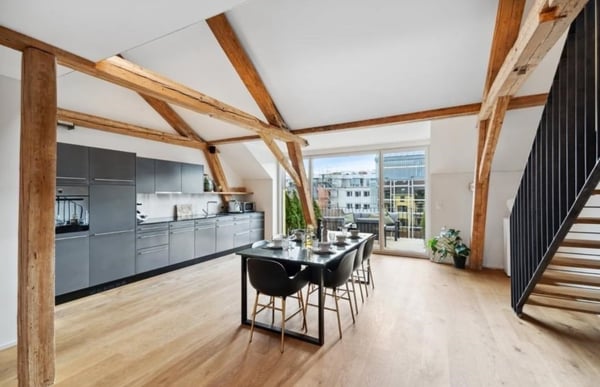 Exklusive 9.5-Zimmer-Maisonette-Wohnung mit historischem Charme in Winterthur 3