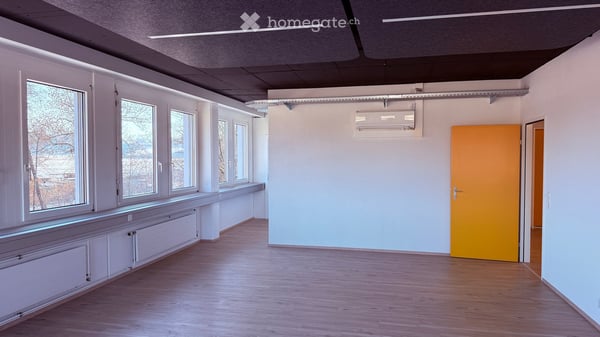 Büro in ruhiger Lage, 1.7km zur Autobahn, phantastische Aussicht 2