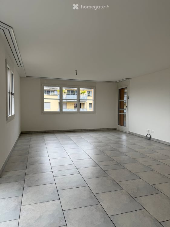 Moderne und grosszügige 4.5 Zimmer Wohnung im Zentrum von Siebnen 7