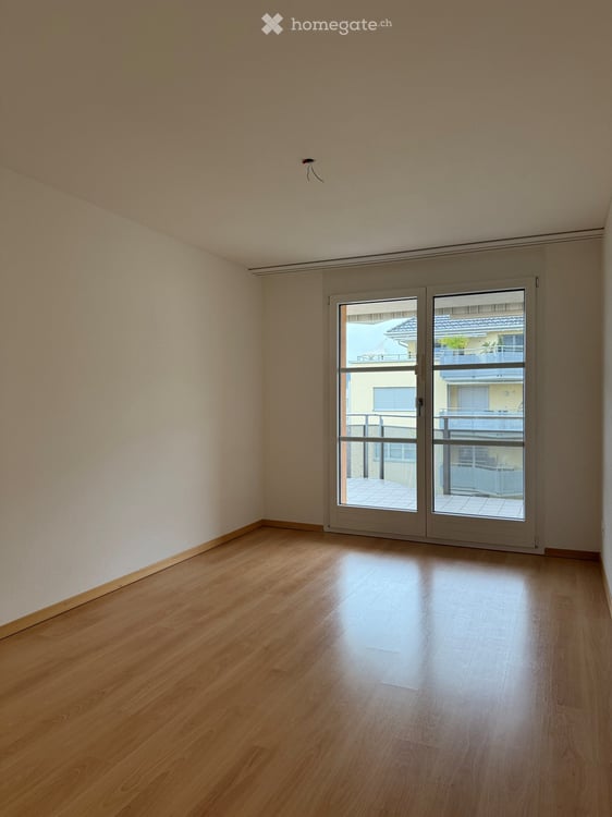 Moderne und grosszügige 4.5 Zimmer Wohnung im Zentrum von Siebnen 9