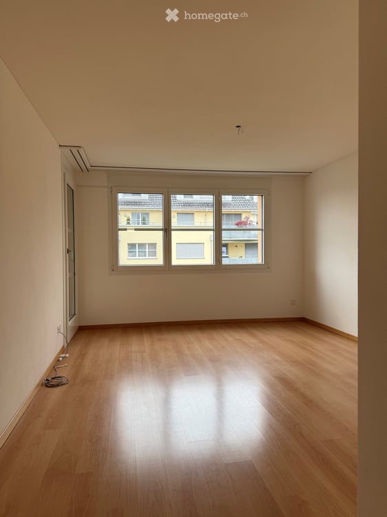 Moderne und grosszügige 4.5 Zimmer Wohnung im Zentrum von Siebnen 11