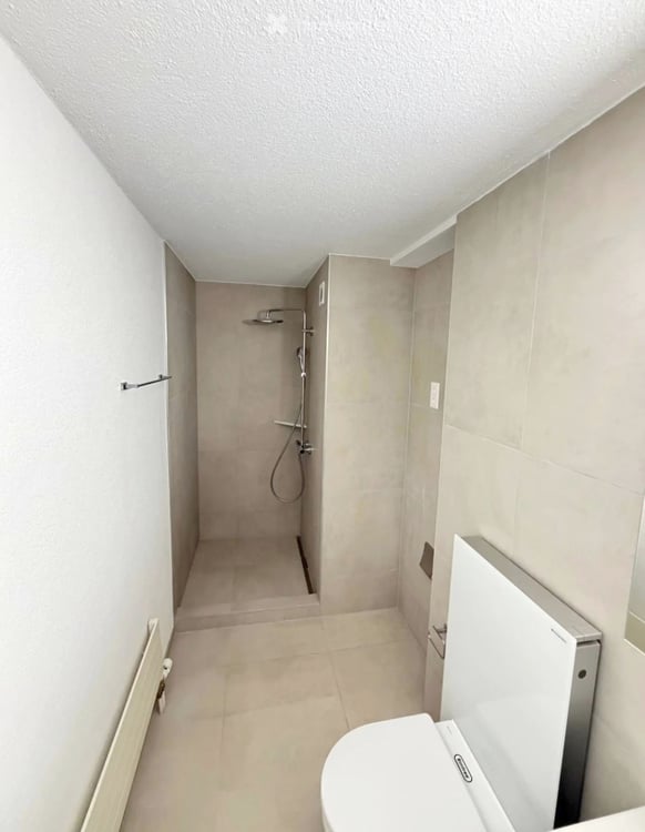 Moderne totalsanierte 5.5-Zimmer-Wohnung mit Balkon und Garage in Böttstein 11