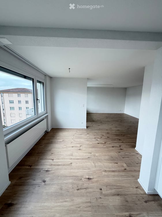 Moderne totalsanierte 5.5-Zimmer-Wohnung mit Balkon und Garage in Böttstein 4