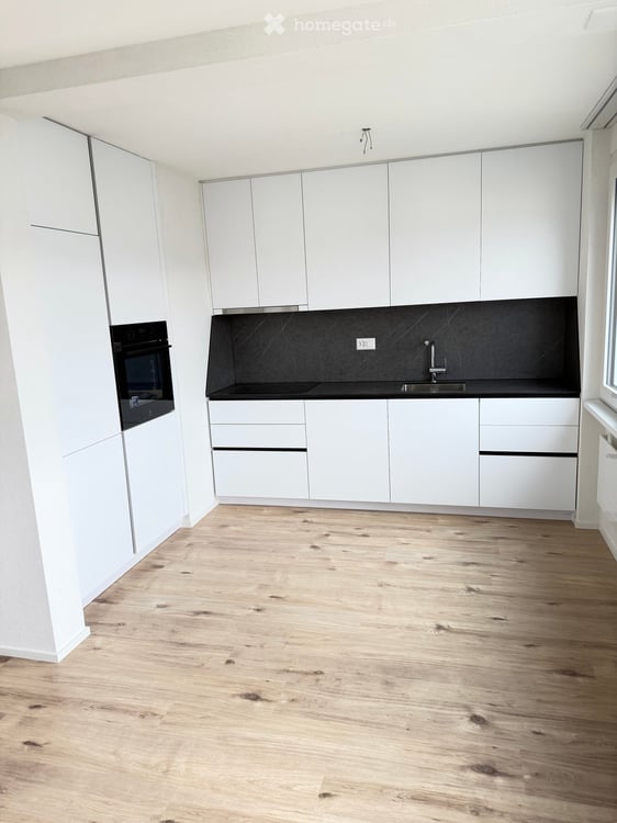 Moderne totalsanierte 5.5-Zimmer-Wohnung mit Balkon und Garage in Böttstein 3