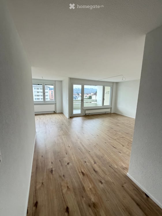 Moderne totalsanierte 5.5-Zimmer-Wohnung mit Balkon und Garage in Böttstein 5