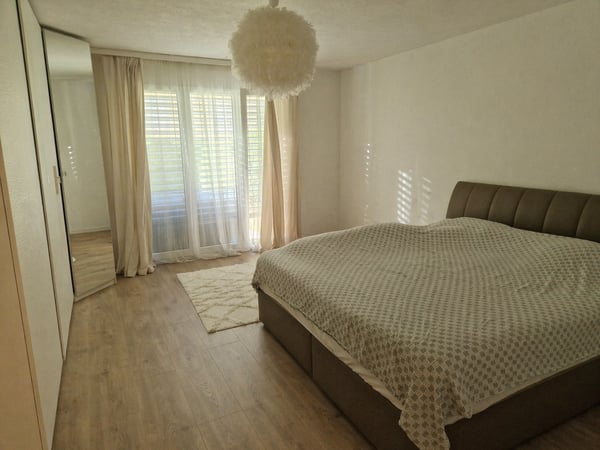 Grosszügige 5.5-Zimmer-Wohnung in Winkel 3