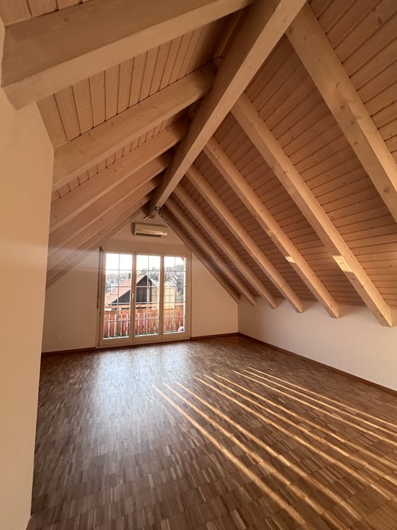 Grosszügige 5.5-Zimmer-Dachwohnung in Buchs ZH 12