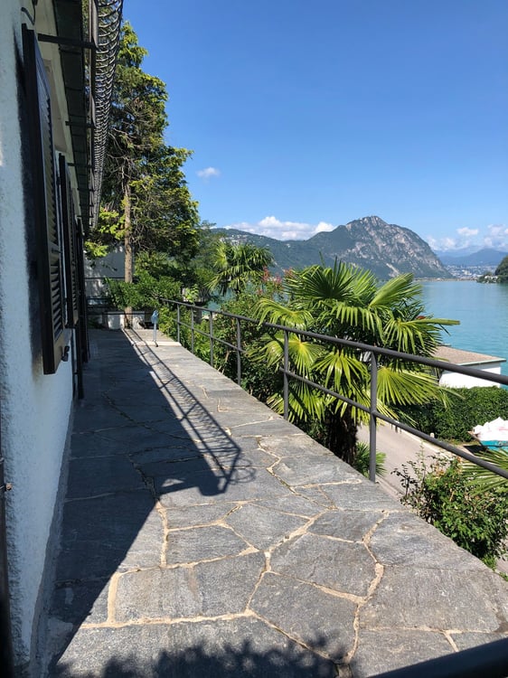 Charmante 4-Zimmerwohnung mit traumhafter Seesicht und großer Terrasse im Tessin 1