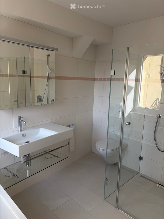 Seefeld, 1.5 Zimmer Attika 70 m2, + 2 Balkone: 8 + 17 m2,  +  Dachterrasse 70 m2 mit Pergola 20 m2. 6