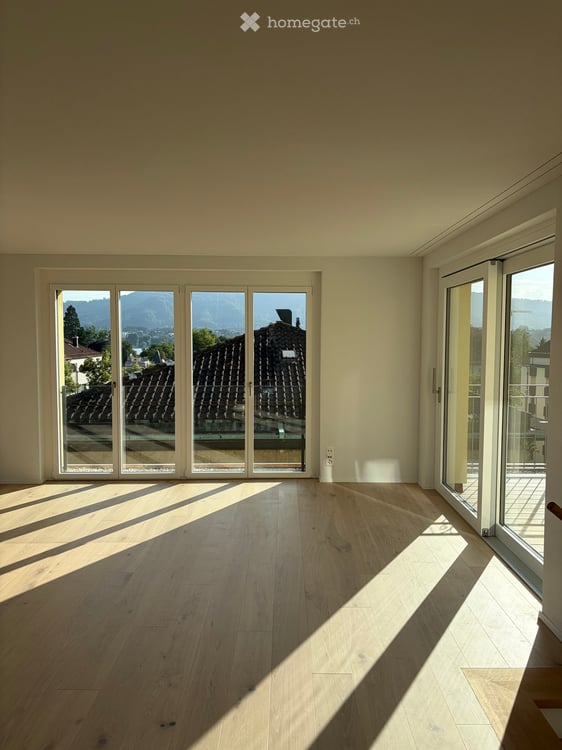 Seefeld, 1.5 Zimmer Attika 70 m2, + 2 Balkone: 8 + 17 m2,  +  Dachterrasse 70 m2 mit Pergola 20 m2. 5