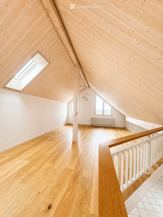 Wunderschöne 4.5-Zimmer-Maisonette-Wohnung mit grosszügiger Galerie zu vermieten! 3