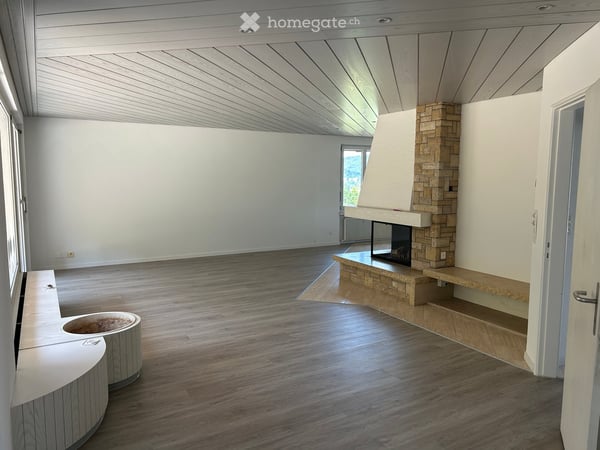 Freistehendes Einfamilienhaus mit Garten, Pool und frischem Glanz 5