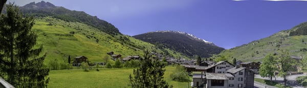 Charmante 5.5-Zimmer-Dachwohnung in malerischer Alpenkulisse – Vals, GR 2