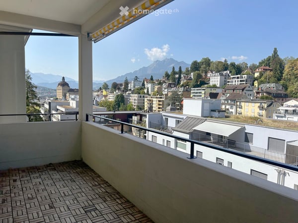 Charmante 3.5-Zimmer-Wohnung mit Panoramablick in Luzern 2