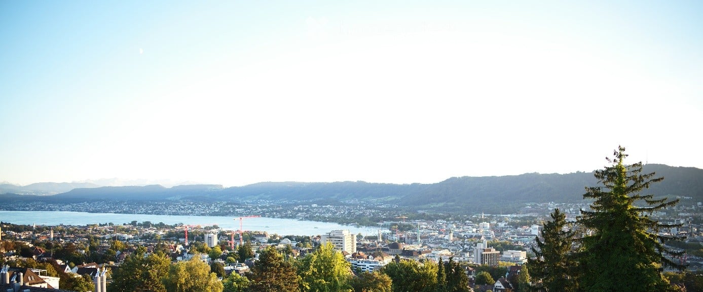 panoramic view of the city and the lake