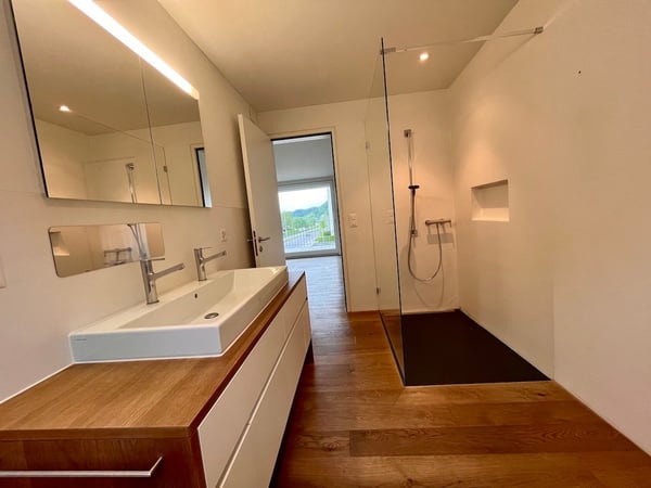 Exklusive 5.5-Zimmer-Maisonettewohnung mit traumhafter Seesicht in Schmerikon 4