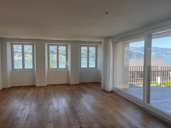 Exklusive 5.5-Zimmer-Maisonettewohnung mit traumhafter Seesicht in Schmerikon 3