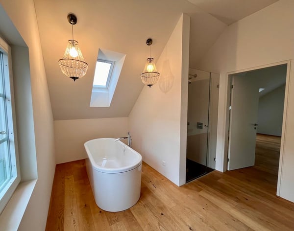 Exklusive 5.5-Zimmer-Maisonettewohnung mit traumhafter Seesicht in Schmerikon 8