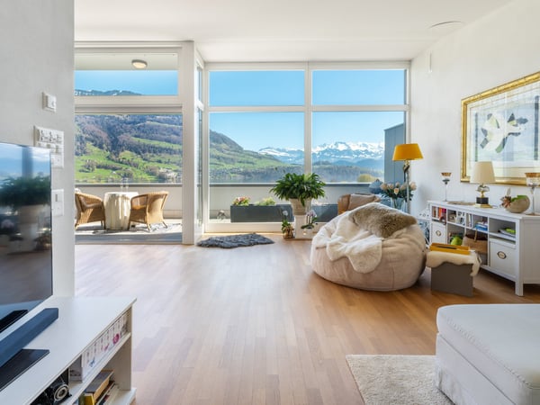 Attika-Maisonette-Wohnung an traumhafter Lage in Merlischachen 4