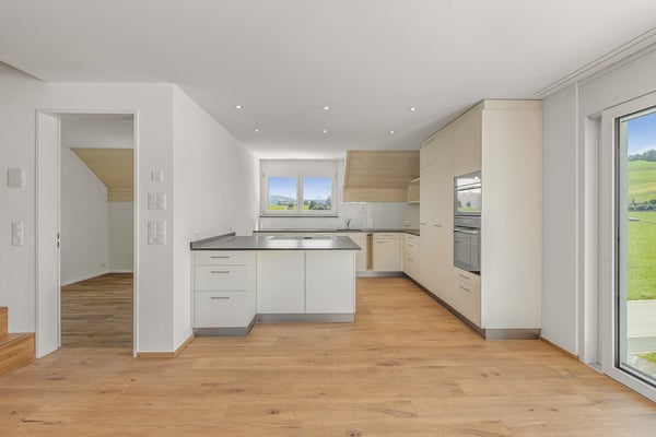 Topmoderne 5.5-Zimmer-Maisonette-Wohnung (Süd) auf 2 Etagen – Neubau mit traumhafter Aussicht 4