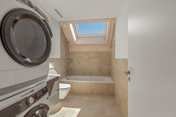 Topmoderne 5.5-Zimmer-Maisonette-Wohnung (Süd) auf 2 Etagen – Neubau mit traumhafter Aussicht 10